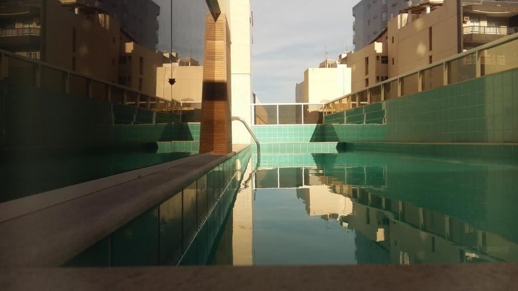 Praia Do Morro - Guarapari - Apto 2 Quartos Com Internet - Piscina - Ar Split - Edificio Gil Nogueira Appartement Buitenkant foto